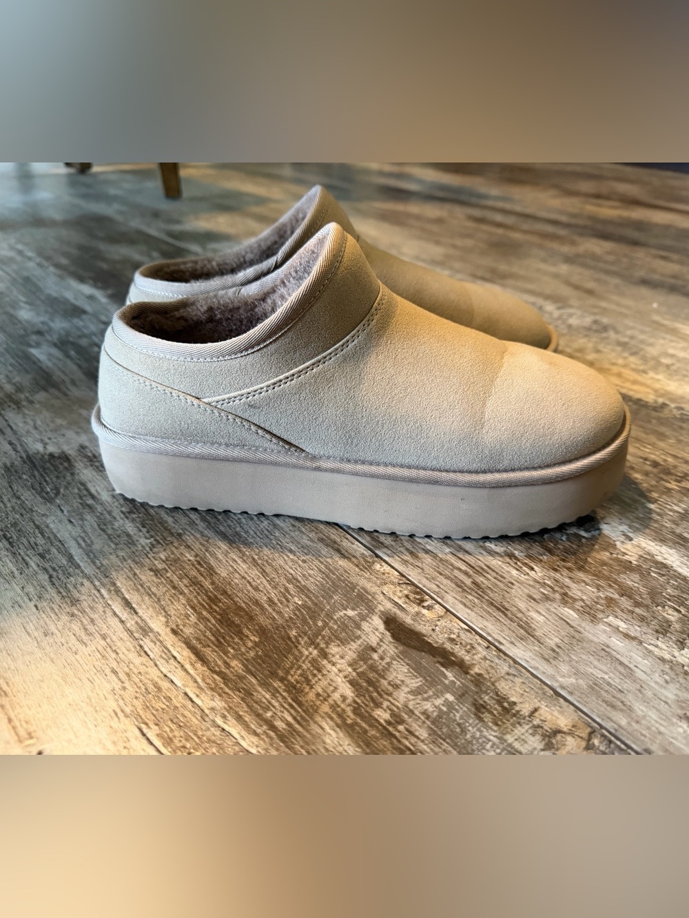 American Eagle Outfitters Women’s Slip-On Platform Slipper in Light Beige
